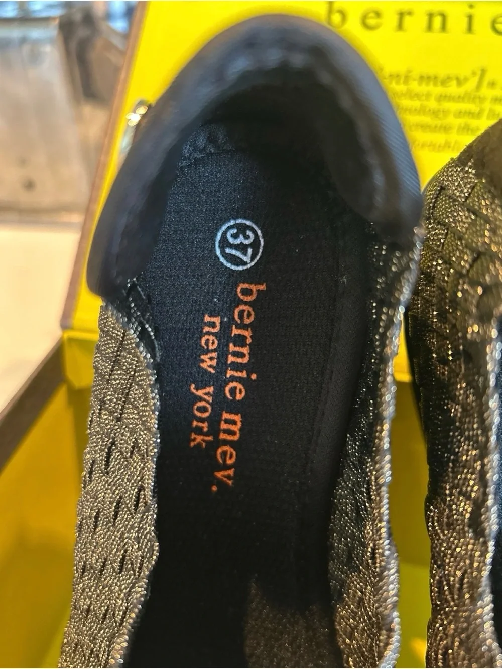 bernie mev. woven knit